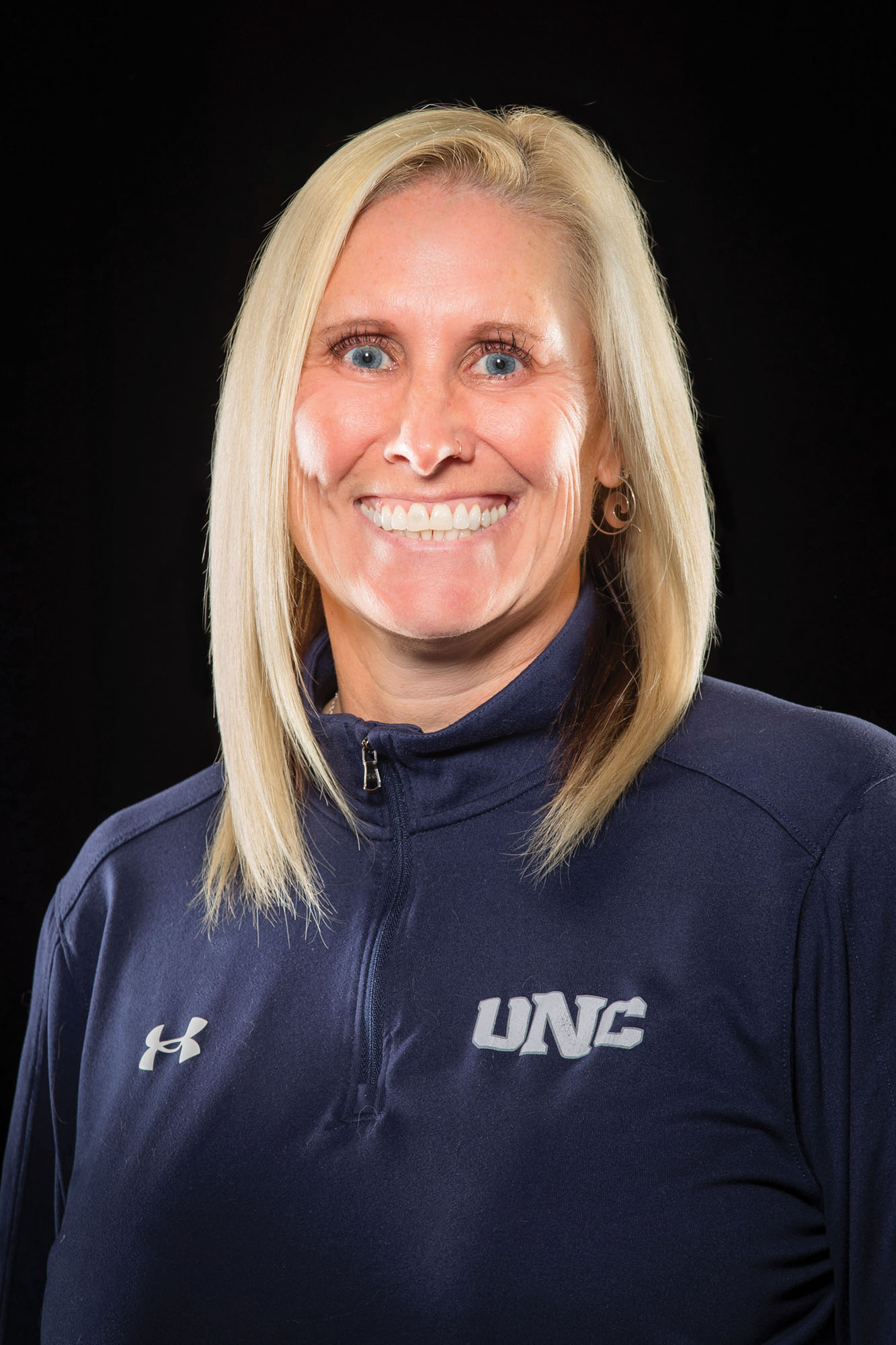 Headshot of Coach Dedeann Pendleton-Helm.